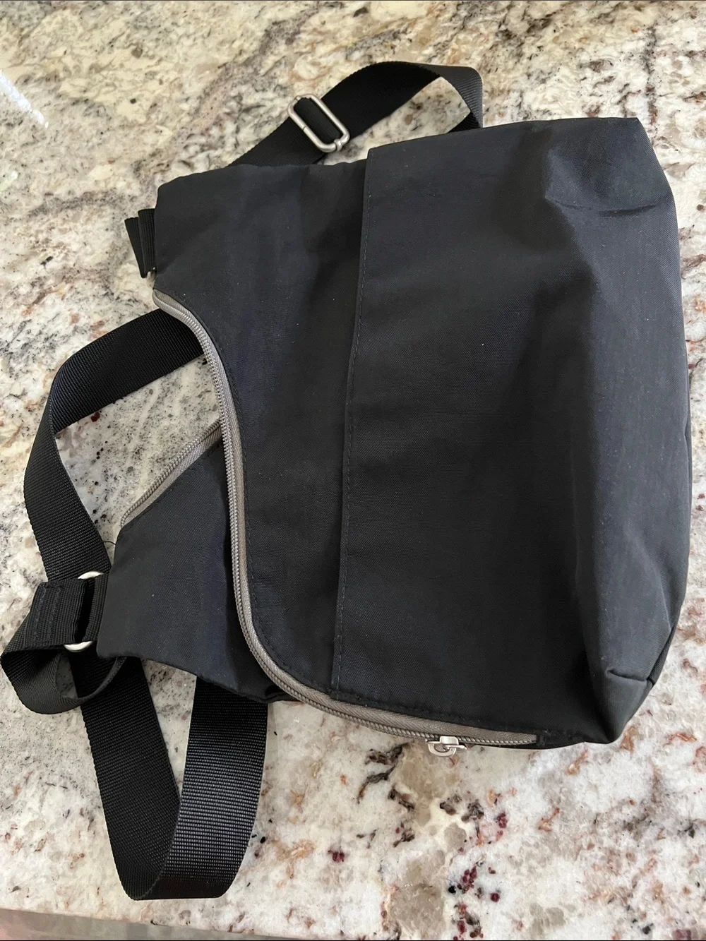 Baggallini Lightweight Crossbody bag - Picture 3 of 8